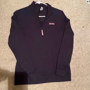 Navy blue vineyard vine pull over